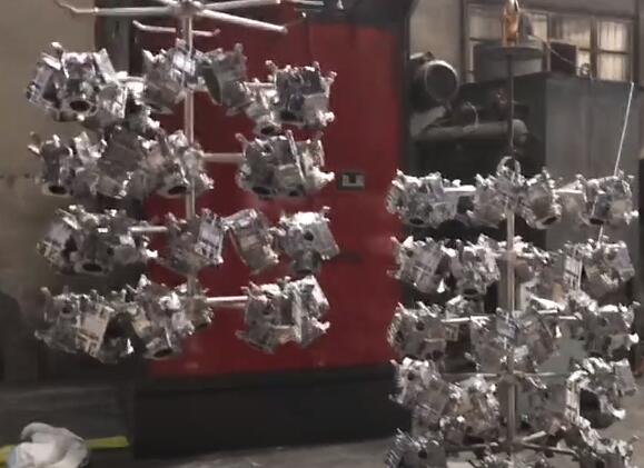 汽车配件吊钩式抛丸机 汽车配件吊钩式抛丸机